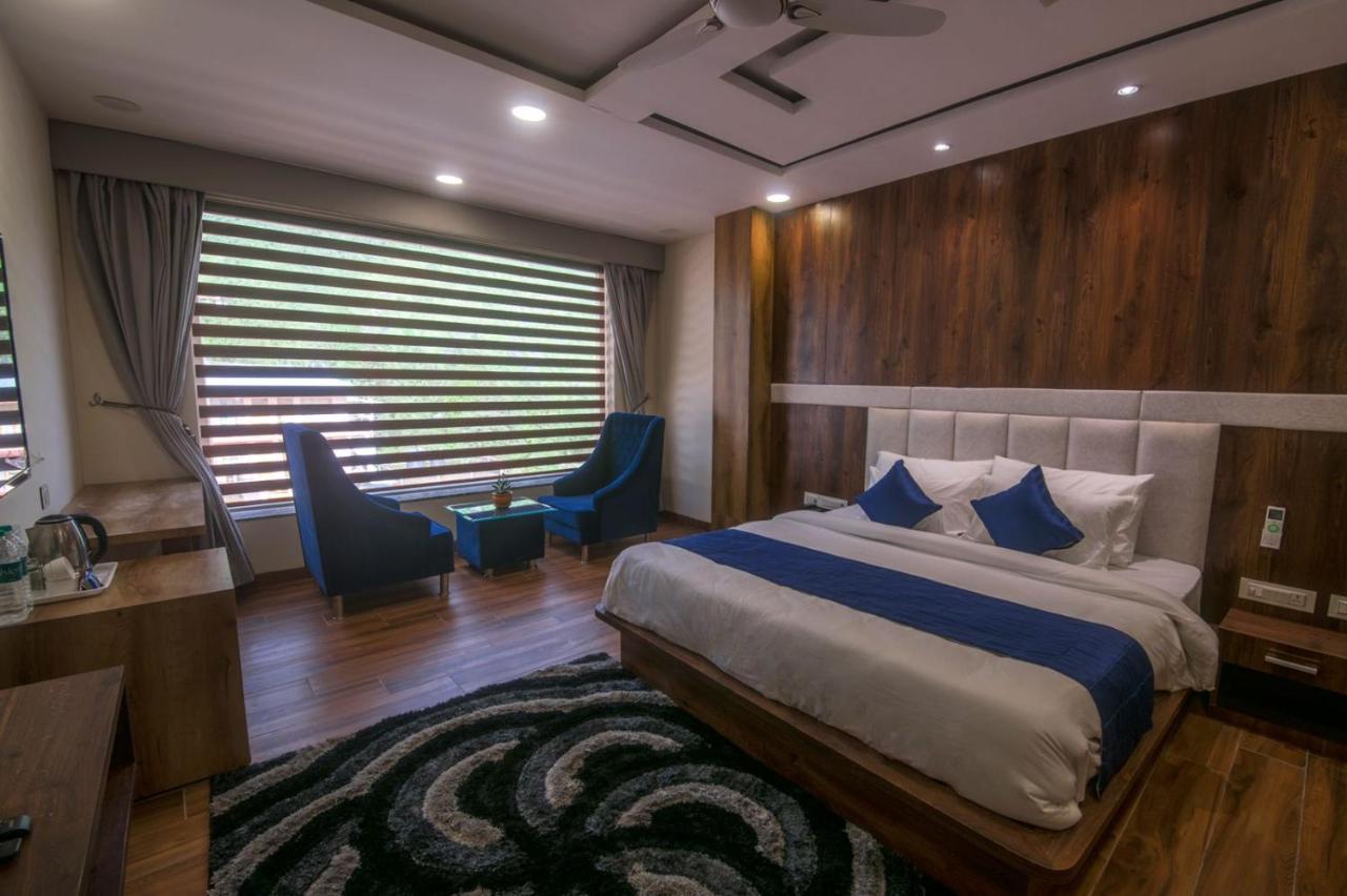 Shivaay Morex- A Vegetarian Hotel Дармсала Екстер'єр фото