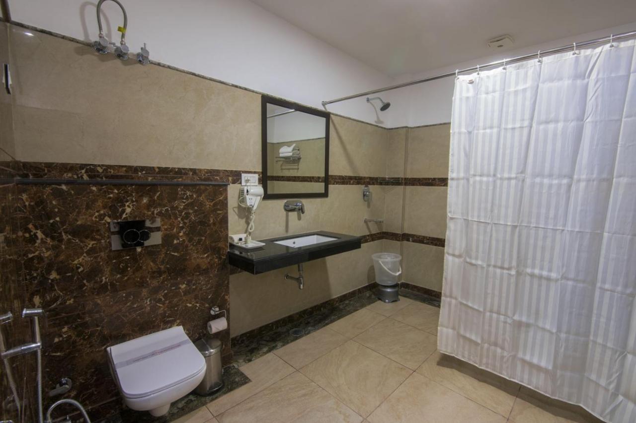 Shivaay Morex- A Vegetarian Hotel Дармсала Екстер'єр фото