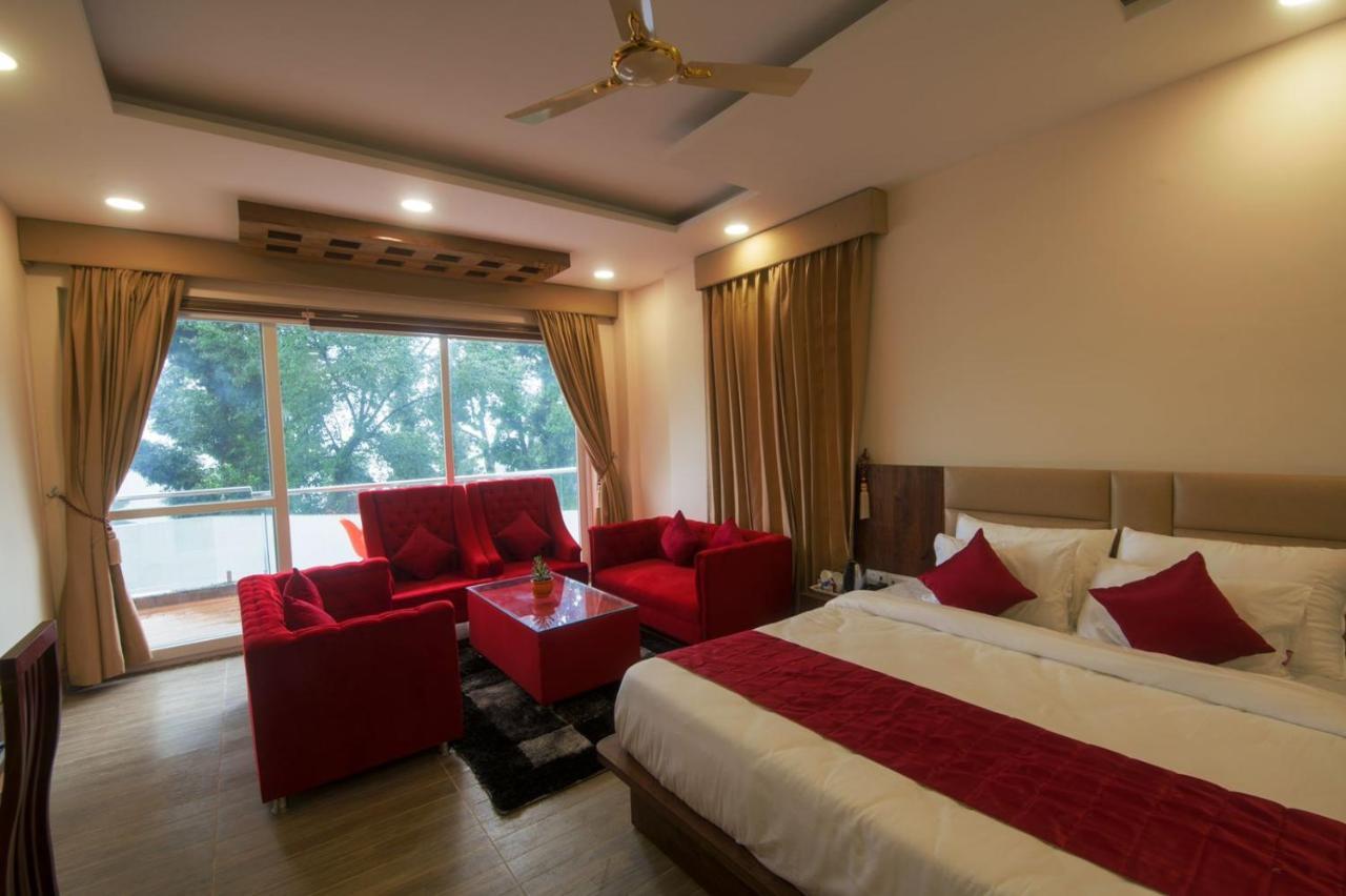 Shivaay Morex- A Vegetarian Hotel Дармсала Екстер'єр фото