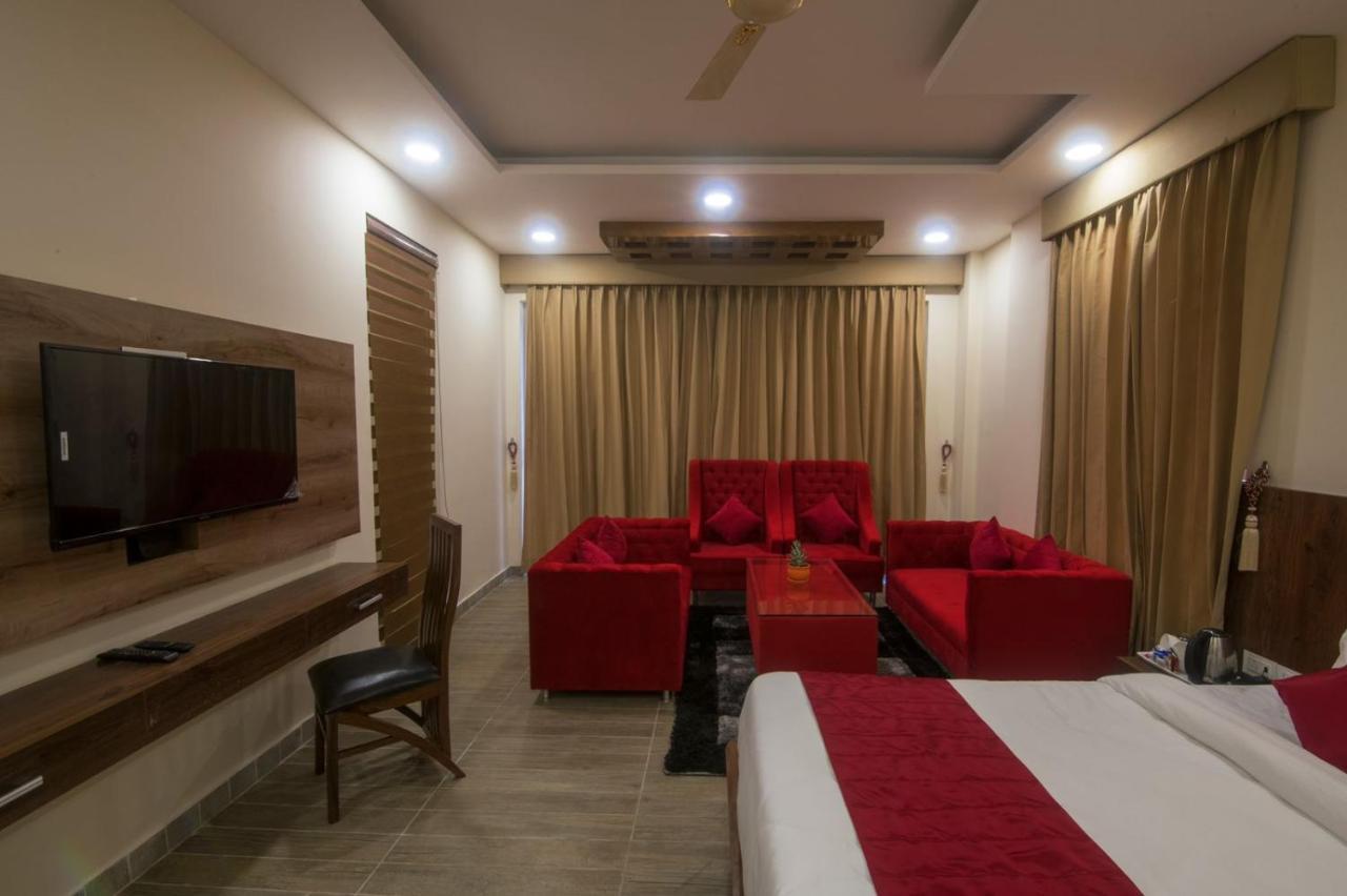 Shivaay Morex- A Vegetarian Hotel Дармсала Екстер'єр фото