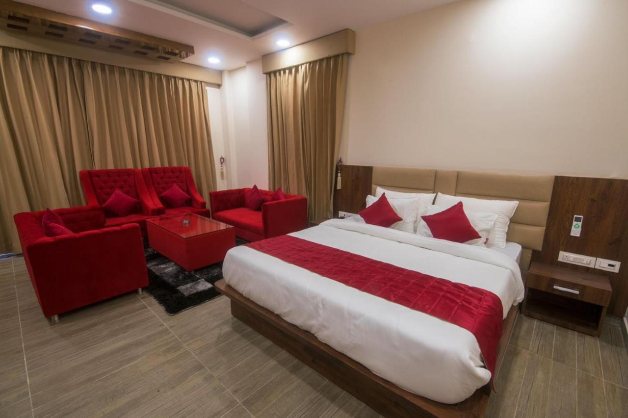 Shivaay Morex- A Vegetarian Hotel Дармсала Екстер'єр фото