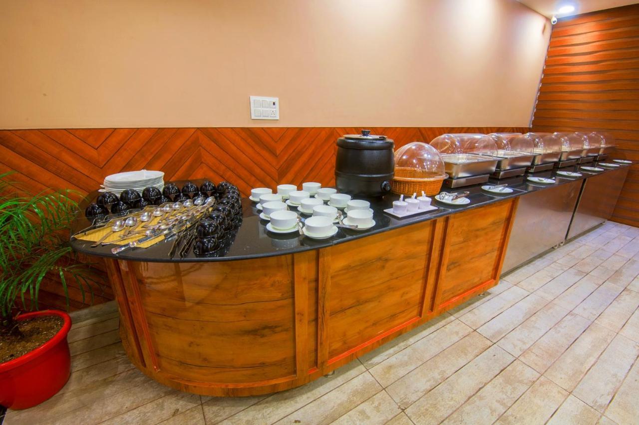 Shivaay Morex- A Vegetarian Hotel Дармсала Екстер'єр фото