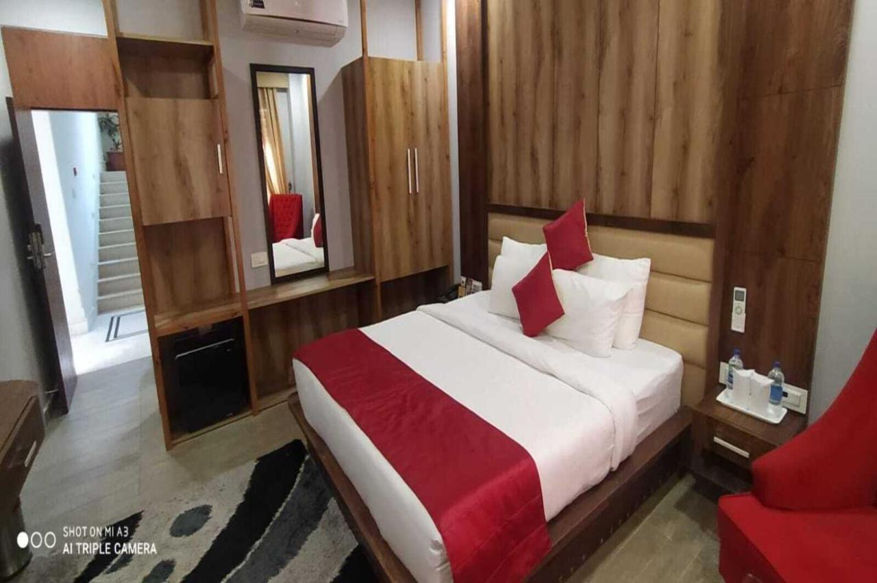 Shivaay Morex- A Vegetarian Hotel Дармсала Екстер'єр фото